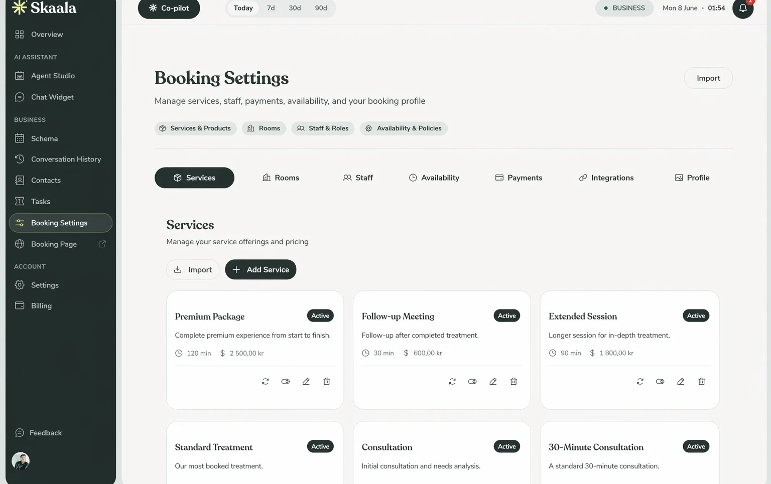Skaala booking settings showing services with prices and a Rooms tab