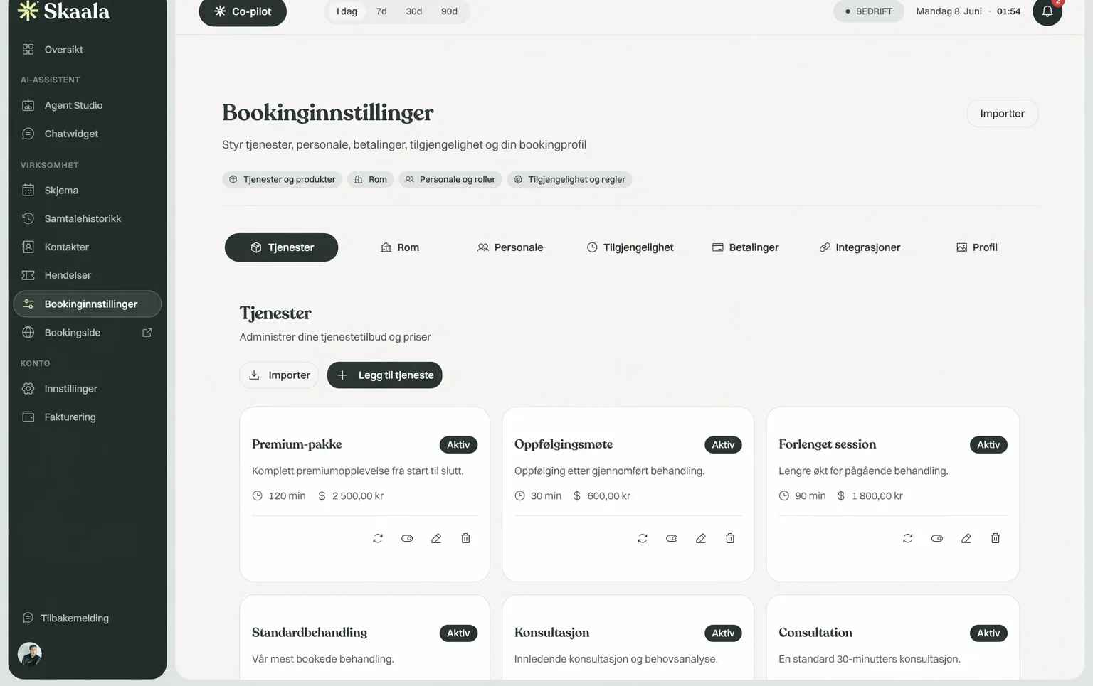 Skaalas bookinginnstillinger med tjenester, priser og en fane for Rom