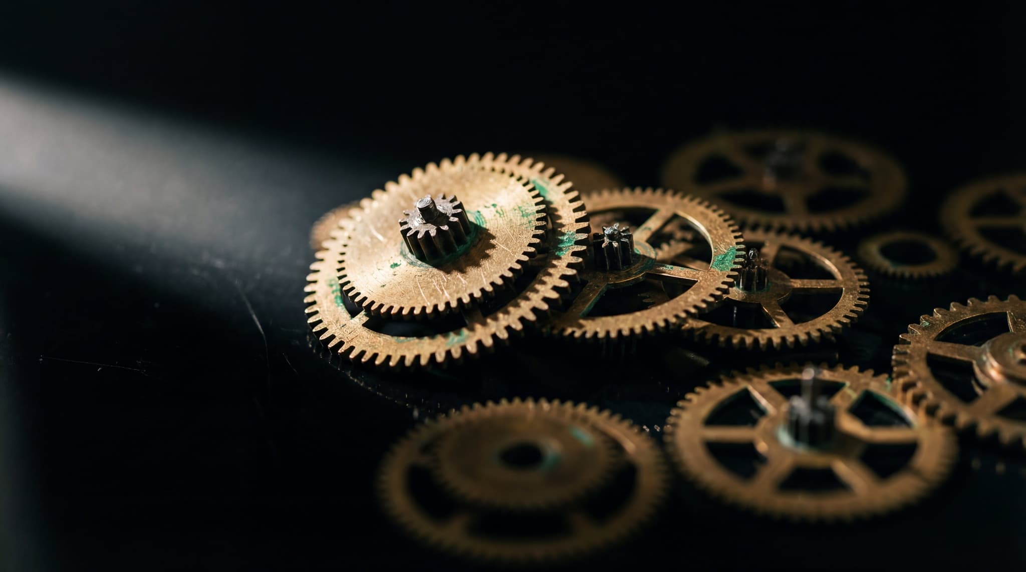 Connected workspace with multiple screens